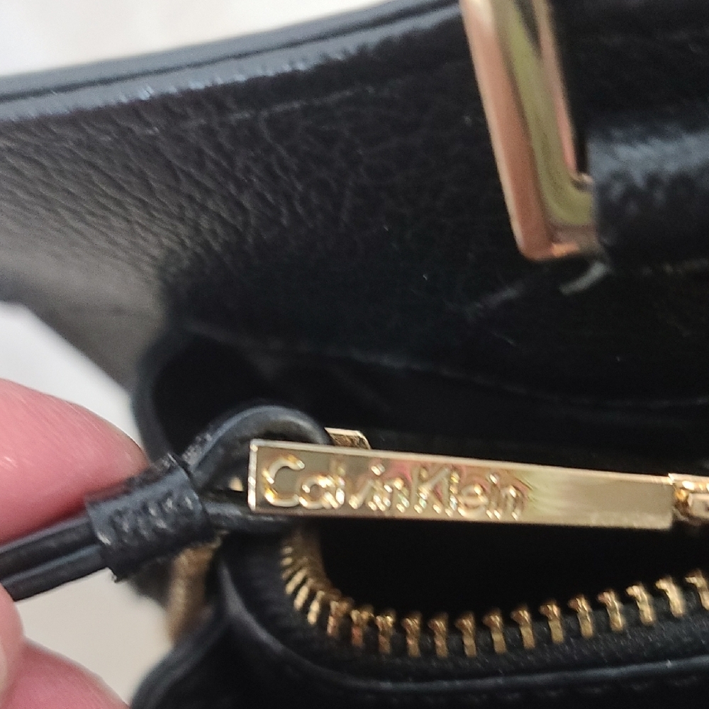 Calvin Klein Black & Golden Tan Satchel w Structured Gold Buckle Accents EUC - Picture 10 of 11